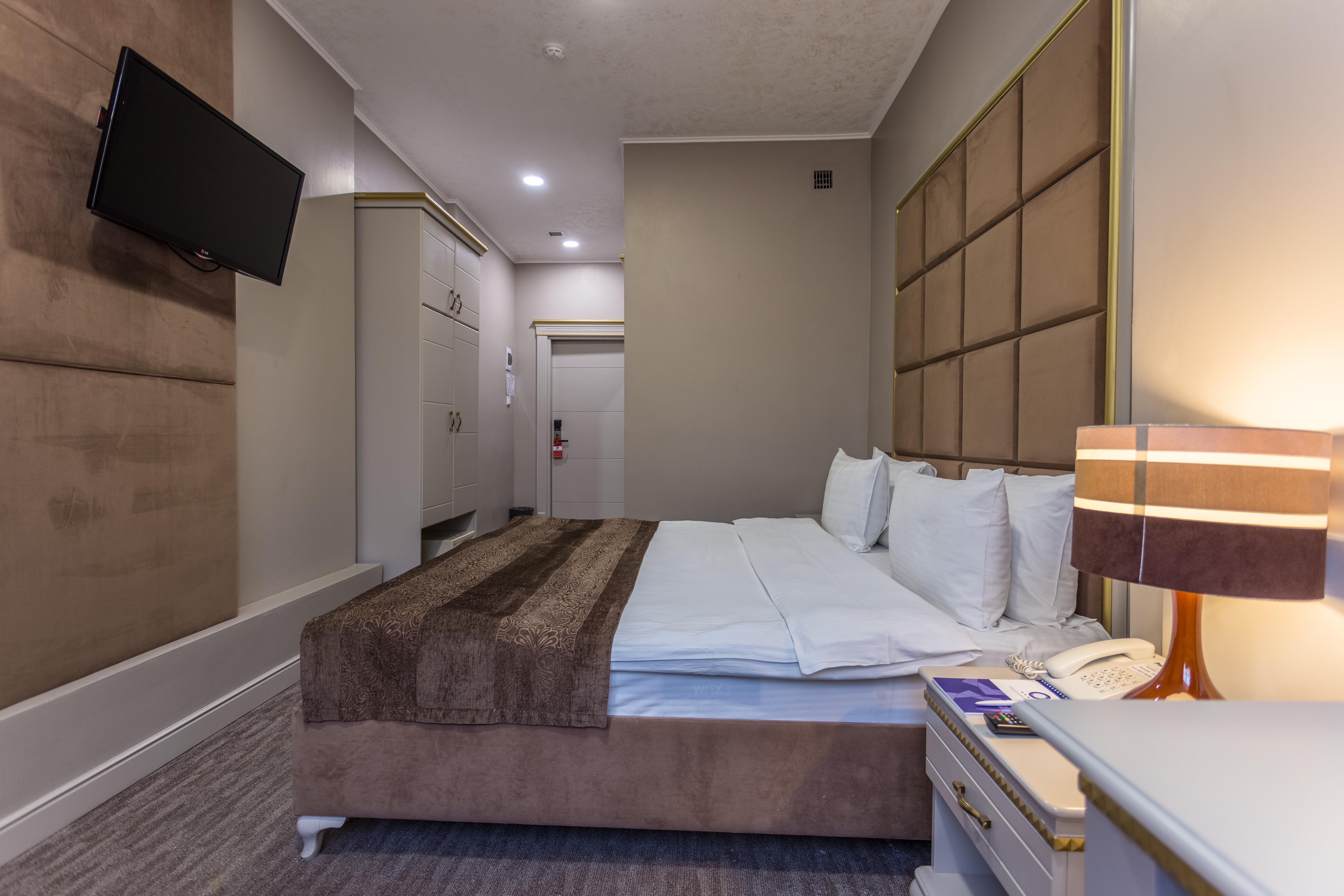 Grand Sapphire Hotel Almaty Eksteriør billede