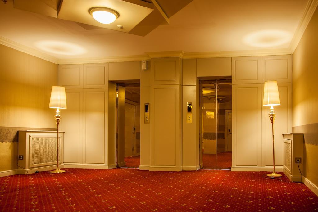 Grand Sapphire Hotel Almaty Eksteriør billede