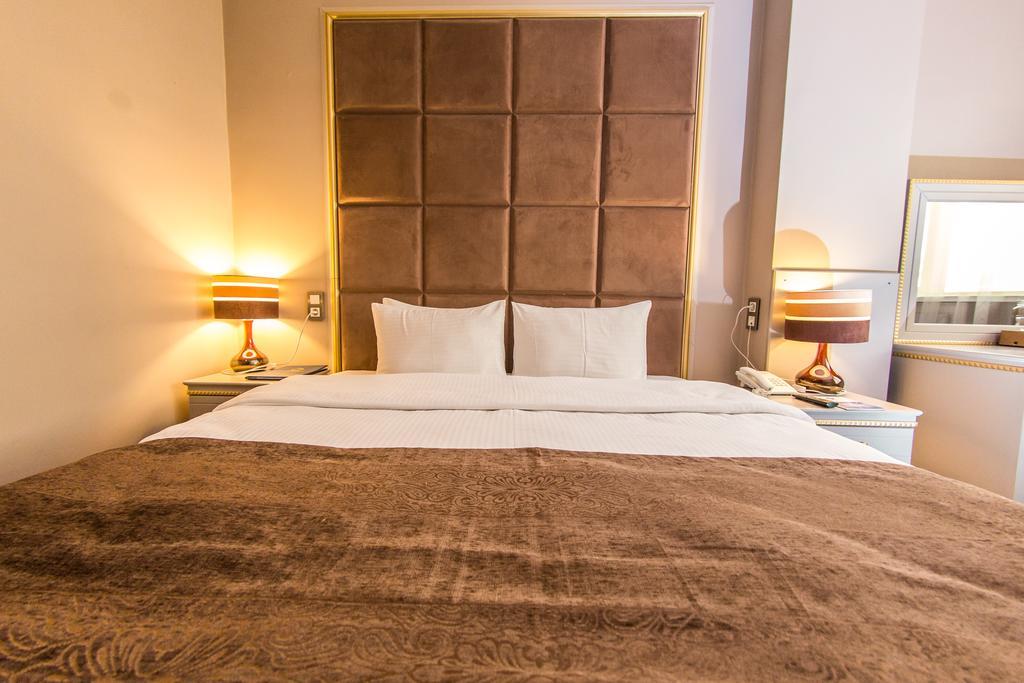 Grand Sapphire Hotel Almaty Eksteriør billede