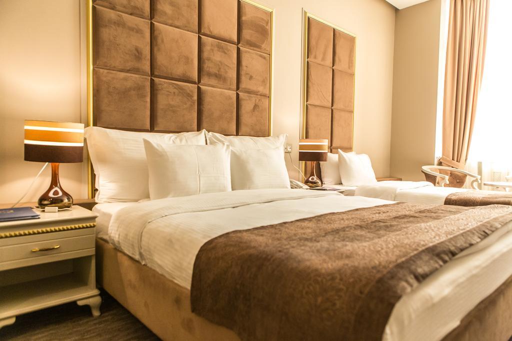 Grand Sapphire Hotel Almaty Eksteriør billede
