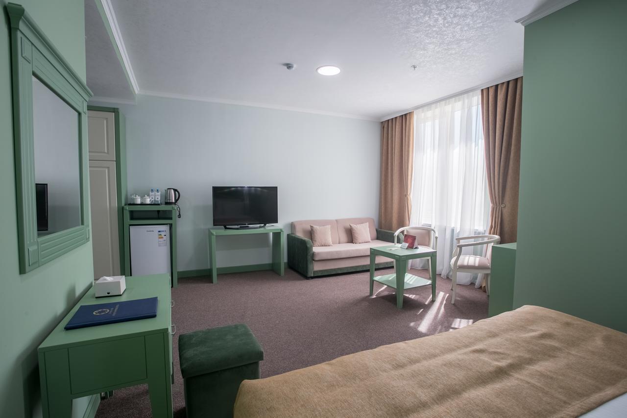 Grand Sapphire Hotel Almaty Eksteriør billede