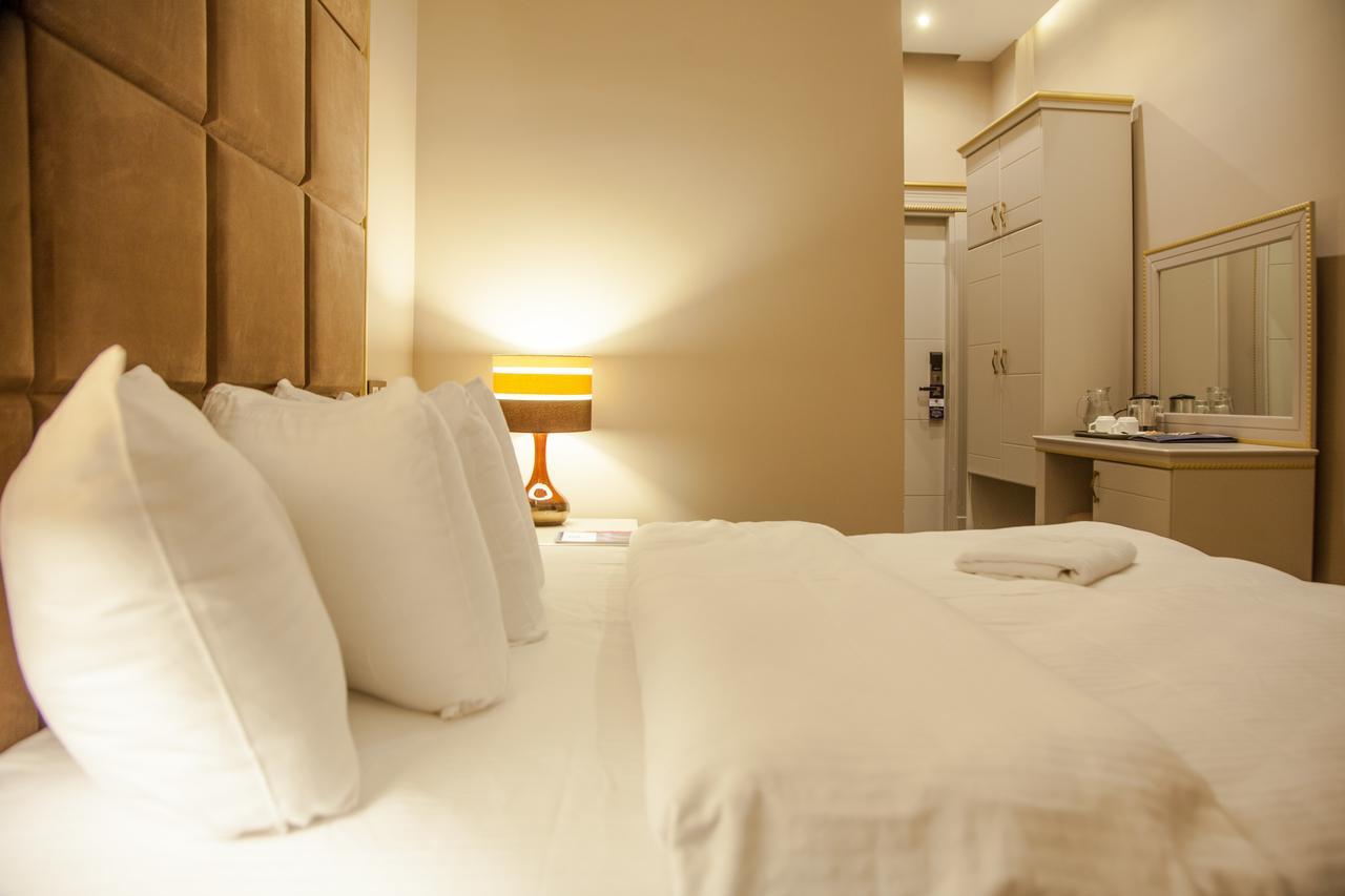 Grand Sapphire Hotel Almaty Eksteriør billede