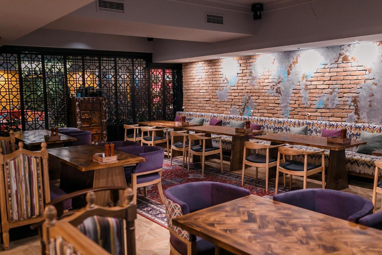 Grand Sapphire Hotel Almaty Eksteriør billede