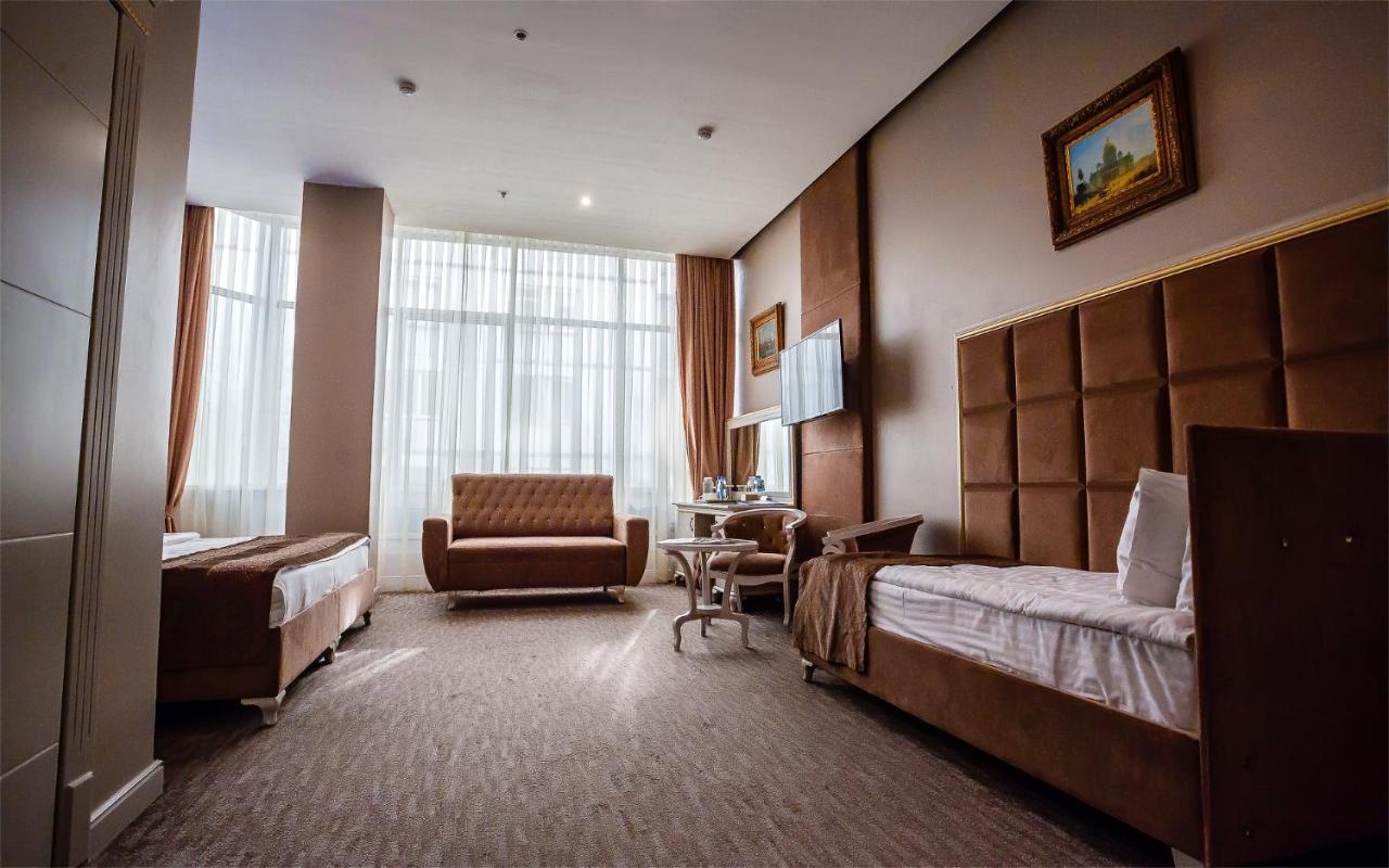 Grand Sapphire Hotel Almaty Eksteriør billede